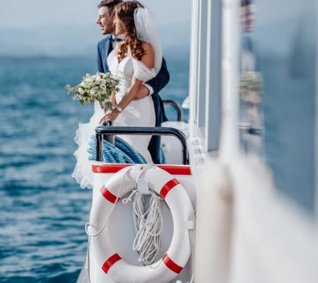 Brautpaarshooting auf einem Boot – Hochzeitsfotograf Tom von weddingpicture