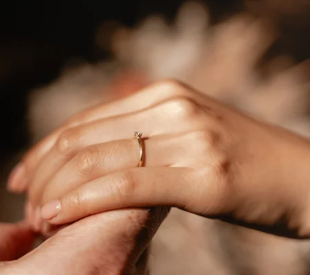 Detailaufnahme der Hände – Hochzeitsfotograf Tom von weddingpicture